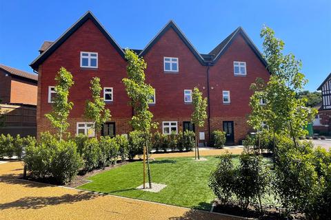 4 bedroom townhouse for sale, Kingswood Mews, Waterhouse Lane, Kingswood