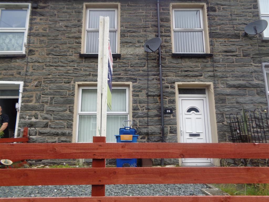 Manod Road, Blaenau Ffestiniog 3 bed house to rent £750 pcm (£173 pw)