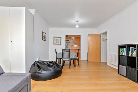 2 bedroom apartment for sale, London Road, St Albans