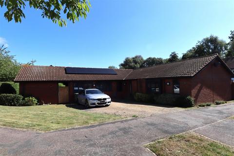 3 bedroom detached bungalow for sale, Stone Hill, Two Mile Ash3, Milton Keynes