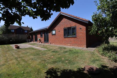 3 bedroom detached bungalow for sale, Stone Hill, Two Mile Ash3, Milton Keynes