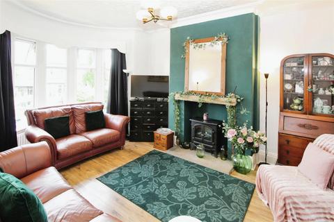 22 Beechwood Drive, Wibsey, Bradford, BD6 3AG