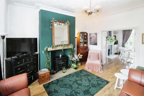 22 Beechwood Drive, Wibsey, Bradford, BD6 3AG