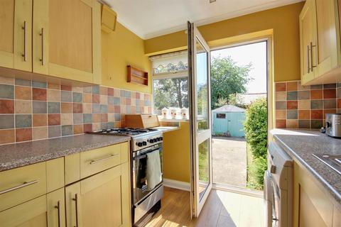 3 bedroom semi-detached house for sale, Southwood Drive, Cottingham