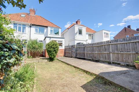 3 bedroom semi-detached house for sale, Southwood Drive, Cottingham