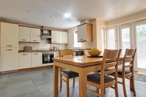 4 bedroom semi-detached house for sale, Merchant Way, Cottingham