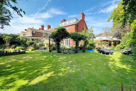 5 bedroom detached house for sale, Fountayne Street, Goole