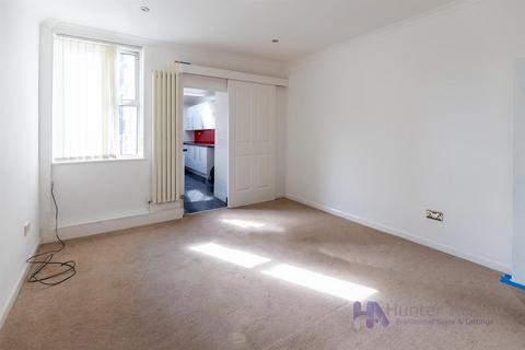 4 bedroom semi-detached house for sale, London Road, High Wycombe HP11