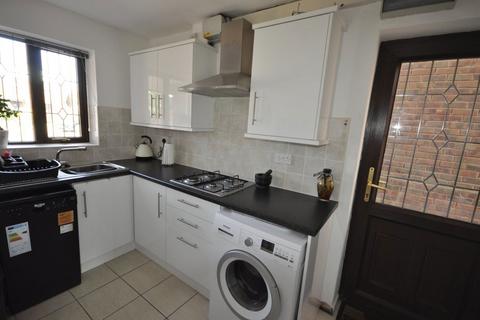 3 bedroom detached house to rent, Trinity Road, Amblecote, Stourbridge