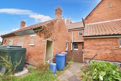 3 bedroom terraced house for sale, Main Street, Hackthorn, Lincoln