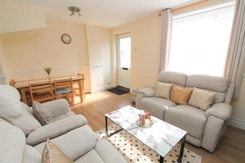 3 bedroom terraced house for sale, Titchfield Road, Carshalton SM5