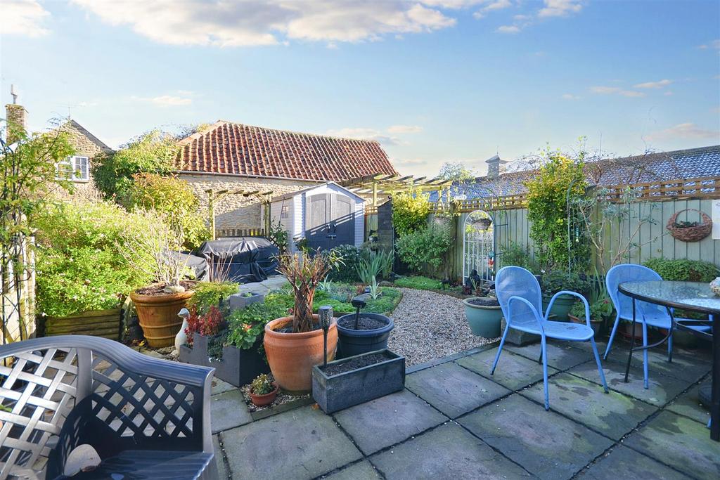 Rear Courtyard Garden