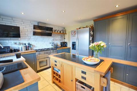 3 bedroom cottage for sale, North Street, Milborne Port, Sherborne