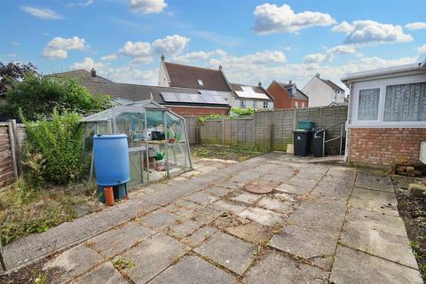 2 bedroom semi-detached bungalow for sale, Lockwood Terrace, Gillingham