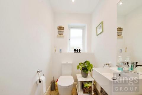 2 Warham Close, Cheshunt, Waltham Cross, EN8 9FJ