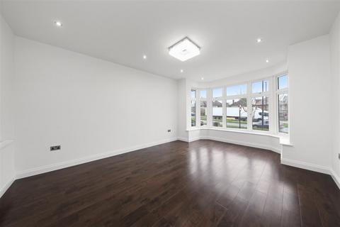 5 bedroom detached house to rent, Sudbury Court Drive, HARROW