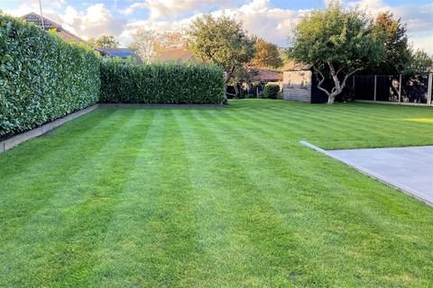 63 Cloverly Road, Ongar, CM5 9BX