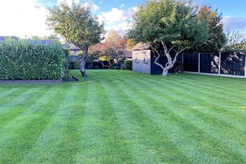 63 Cloverly Road, Ongar, CM5 9BX