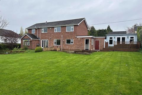 4 bedroom detached house to rent, Walney Lane, Hereford