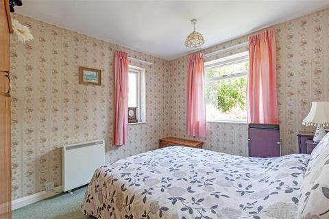 16 Ashopton Drive, Bamford, Hope Valley, S33 0BU