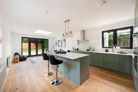 5 bedroom detached house for sale, Nork Way, Banstead