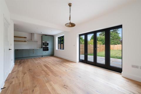 5 bedroom detached house for sale, Nork Way, Banstead