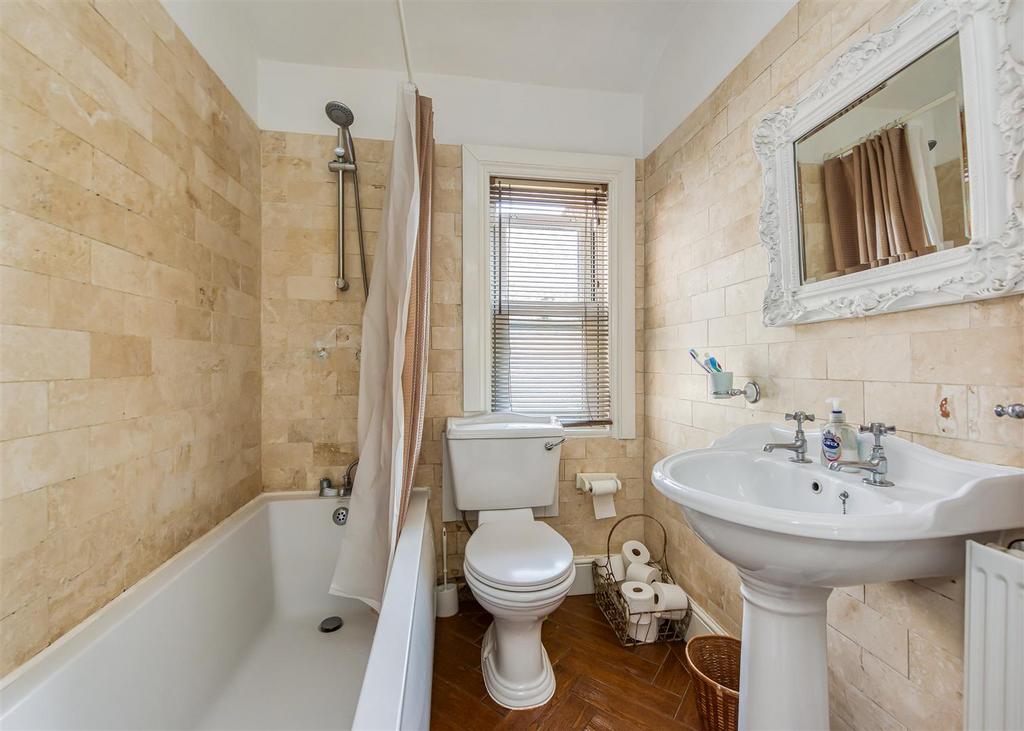 13 Paget Road-Bathroom.jpg