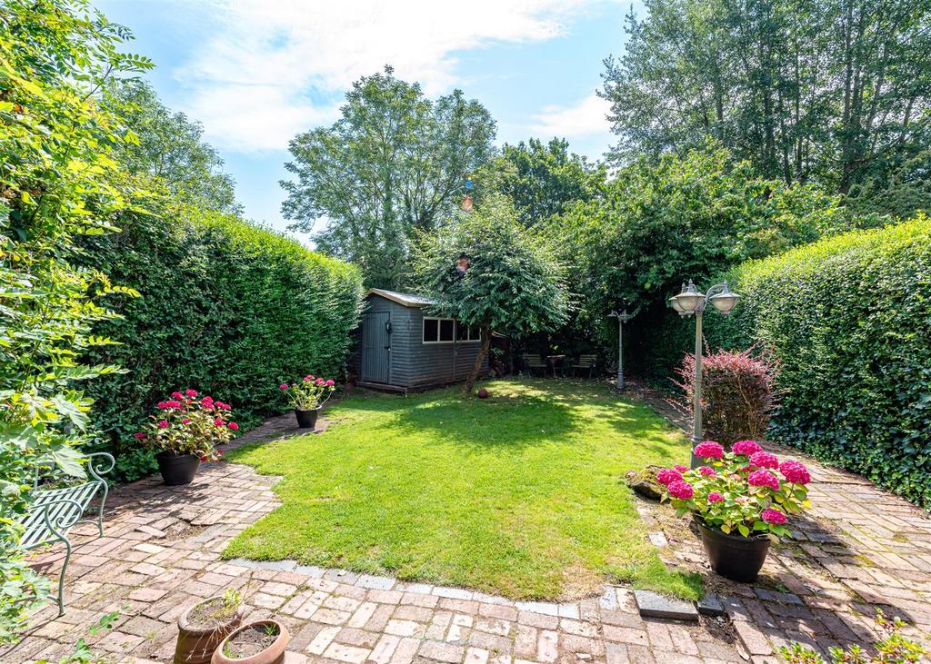 13 Paget Road-Garden 4.jpg