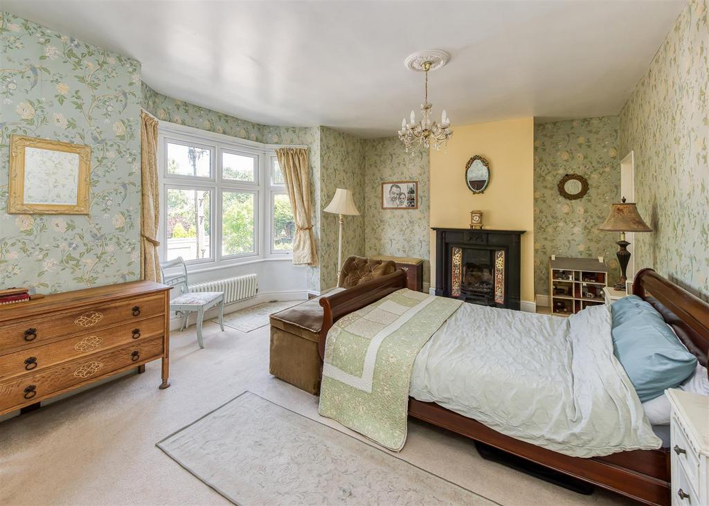 13 Paget Road-Bedroom 1.jpg