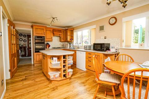 4 bedroom detached house for sale, Butchers Lane, Three Oaks