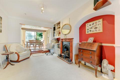 4 bedroom semi-detached house for sale, Amesbury Close, Worcester Park