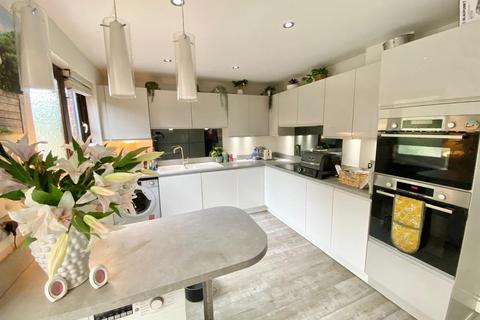 2 bedroom detached house for sale, Ploughmans Way, Macclesfield