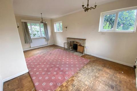 241 Blakelow Road, Macclesfield, SK11 7EH