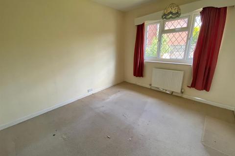 241 Blakelow Road, Macclesfield, SK11 7EH