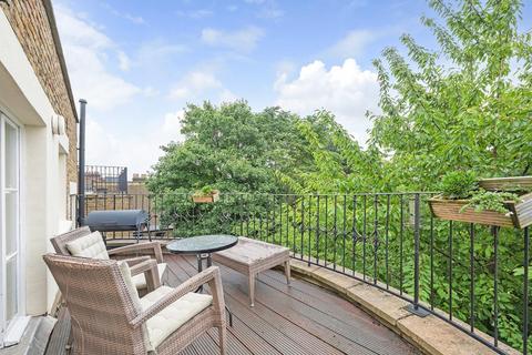 3 bedroom flat for sale, Clapham Road, SW9