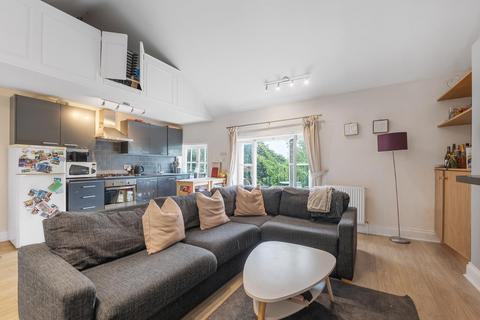 3 bedroom flat for sale, Clapham Road, SW9