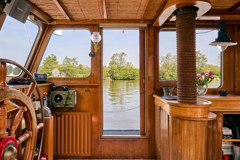 2 bedroom houseboat for sale, Spade Oak Reach, Cookham, Maidenhead