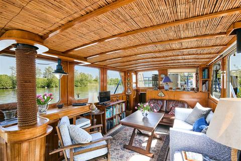 2 bedroom houseboat for sale, Spade Oak Reach, Cookham, Maidenhead