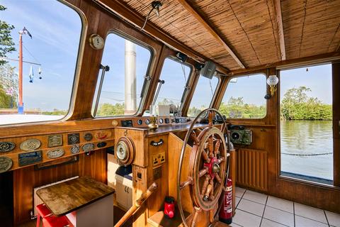 2 bedroom houseboat for sale, Spade Oak Reach, Cookham, Maidenhead