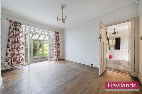 4 bedroom semi-detached house for sale, London Road, Enfield