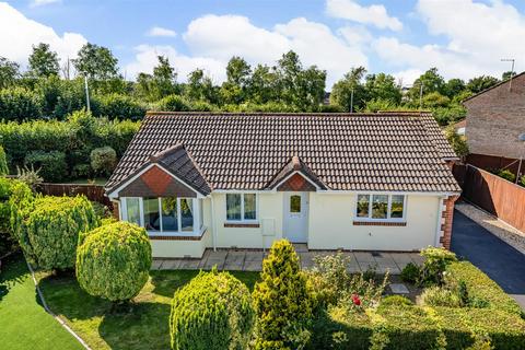 3 bedroom bungalow for sale, Woodlark Lane, Roundswell, Barnstaple