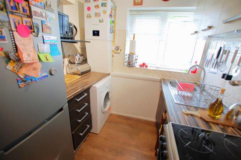 2 bedroom ground floor flat for sale, Northdown Road, Hatfield