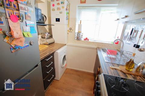 2 bedroom ground floor flat for sale, Northdown Road, Hatfield