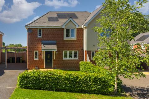 3 bedroom semi-detached house for sale, Tealby Close, Lower Kingswood, Tadworth