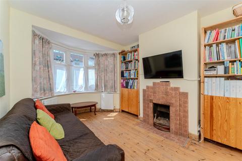 15 Blackmore Avenue, Southall, UB1 3ES