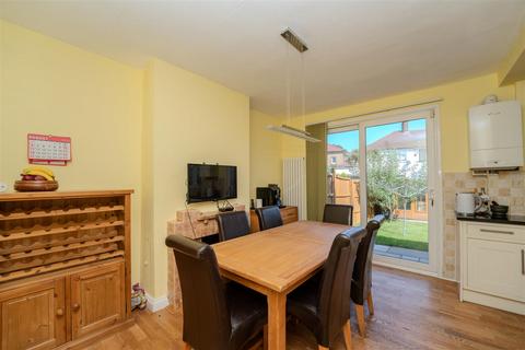 15 Blackmore Avenue, Southall, UB1 3ES