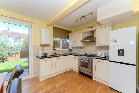 15 Blackmore Avenue, Southall, UB1 3ES