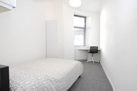 3 bedroom flat to rent, Ebrington Street, Flat 2, Plymouth PL4