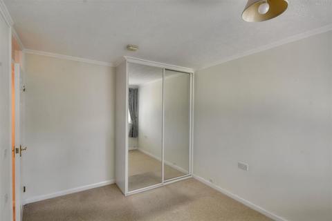 2 bedroom house for sale, Brookdale Court, Nottingham