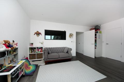 27, Donne Court Bollo Bridge Road, London, W3 8YG